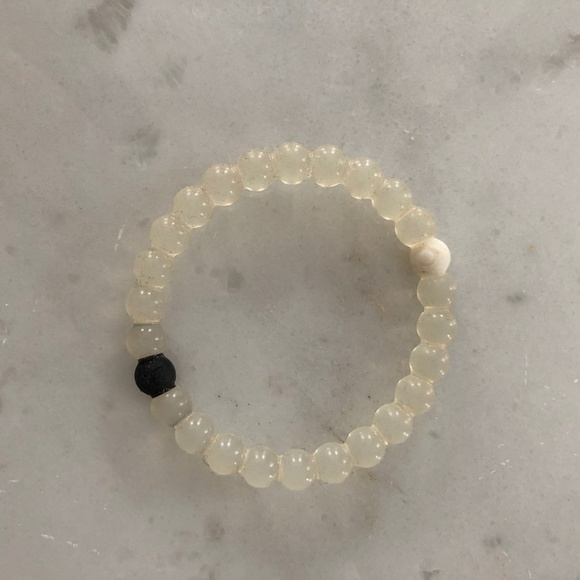 Lokai Jewelry - Classic Lokai Clear Bracelet Sz M NWOT